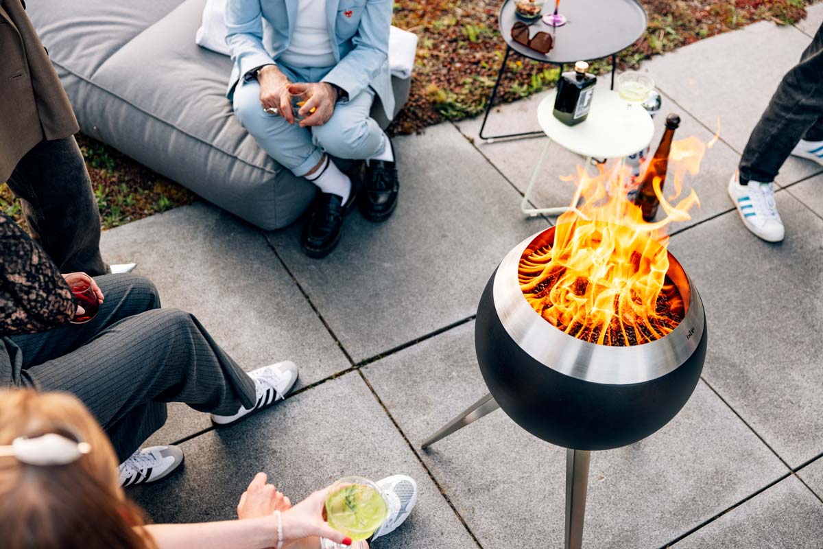 Höfats Moon 45 Feuerschale mit hohem Fuß 